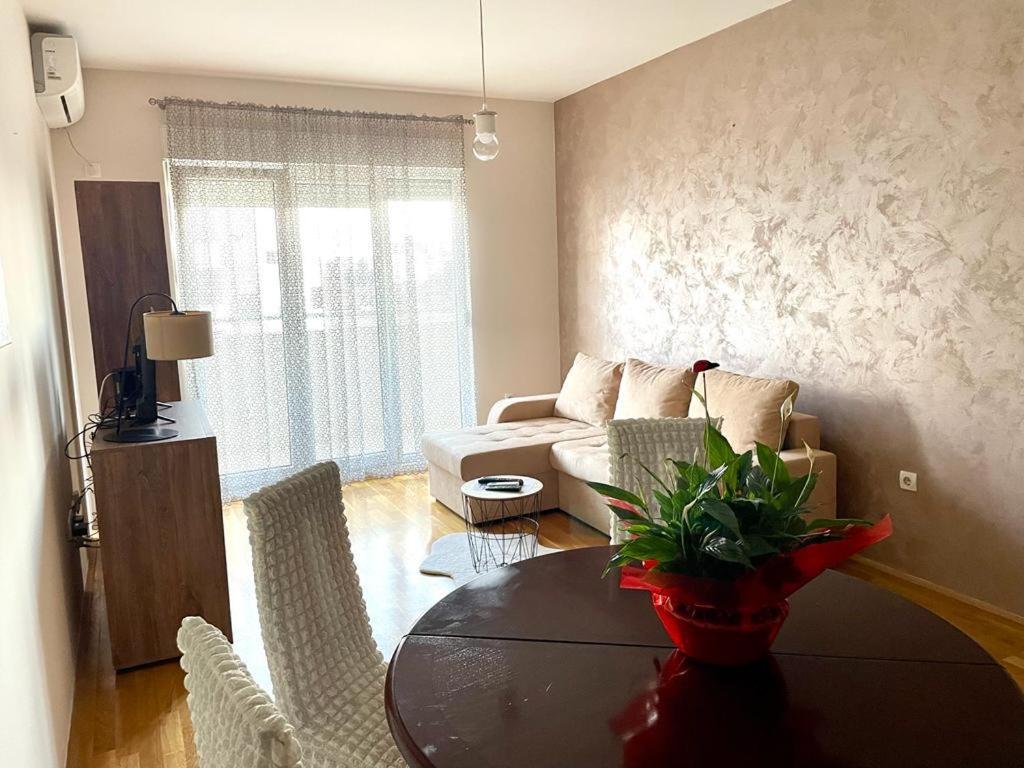 Naki Apartmani بودغوريتْسا المظهر الخارجي الصورة